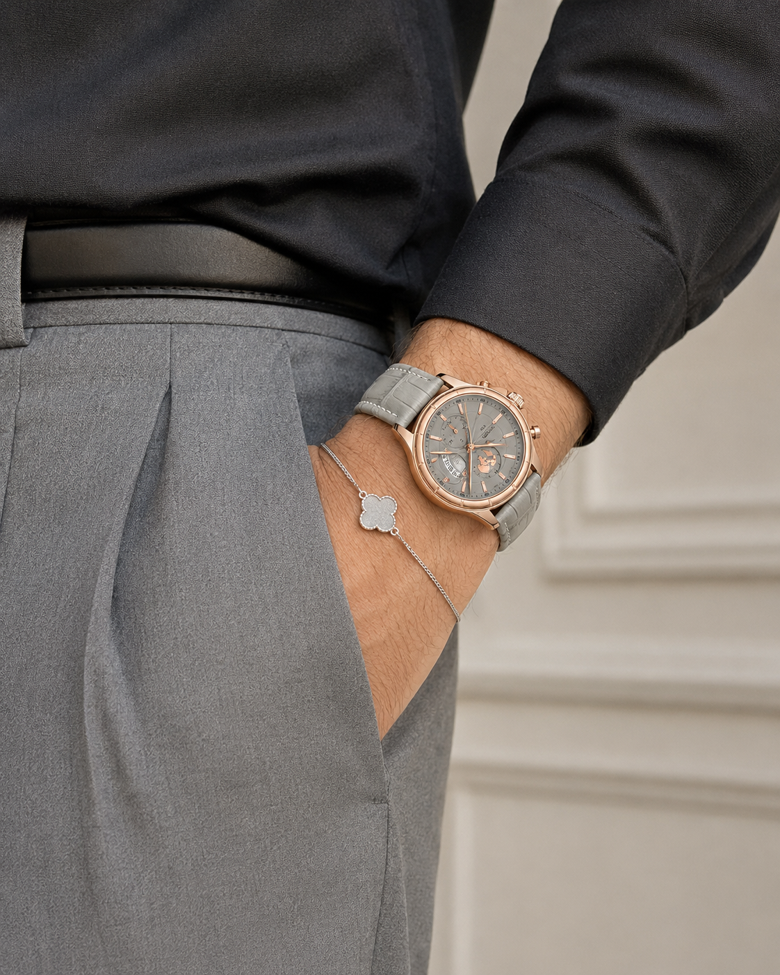 Veyron Clovis watch crown – detail view